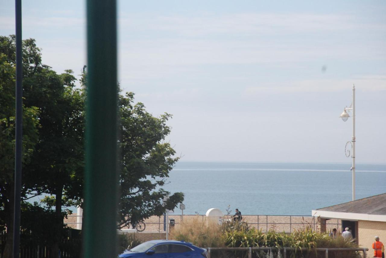 Trevali Guest House Bognor Regis Bagian luar foto