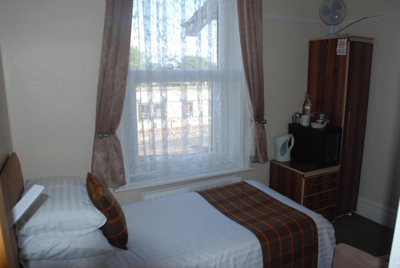 Trevali Guest House Bognor Regis Bagian luar foto